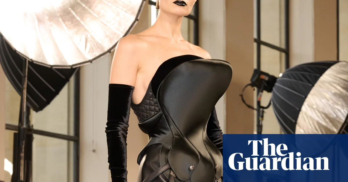 Featured image for Schiaparelli Stuns at Paris Fashion Week with Futuristic and Celebrity-Driven Couture