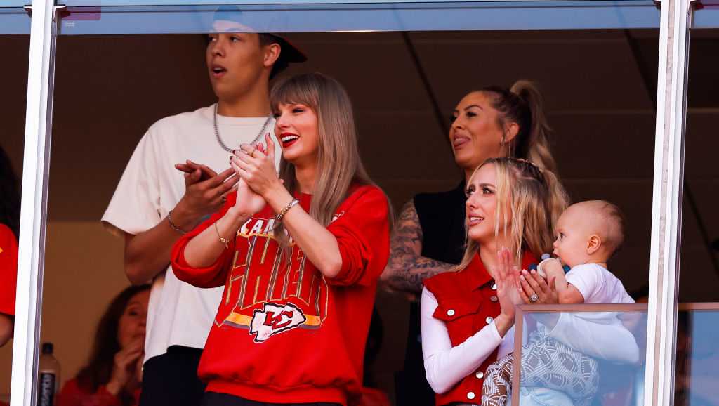 Taylor Swift Continues to Show Support for Travis Kelce at Chiefs Games