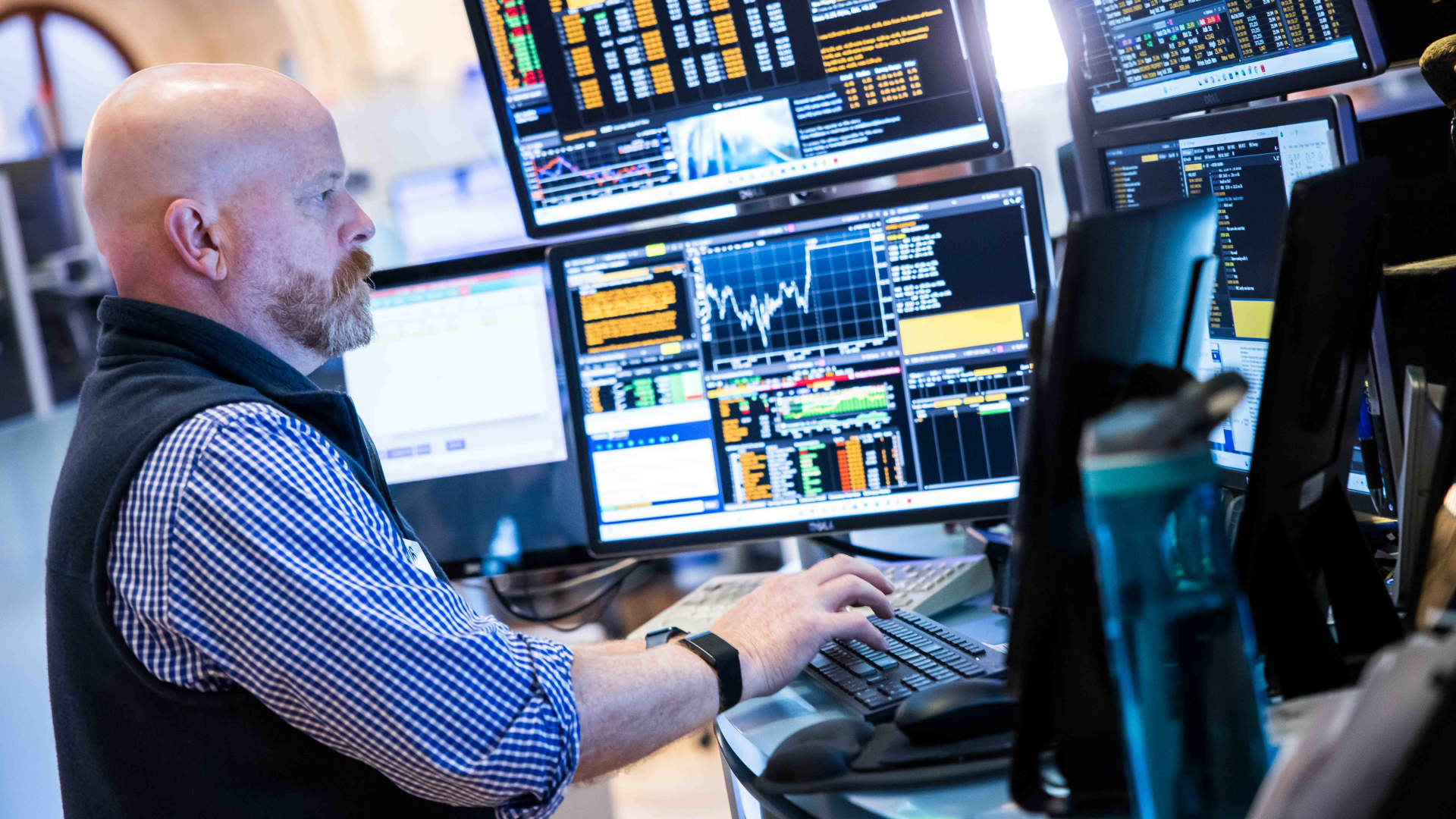 Featured image for Stock Market Reaches New Highs Amid Trade Tensions and Political Turmoil