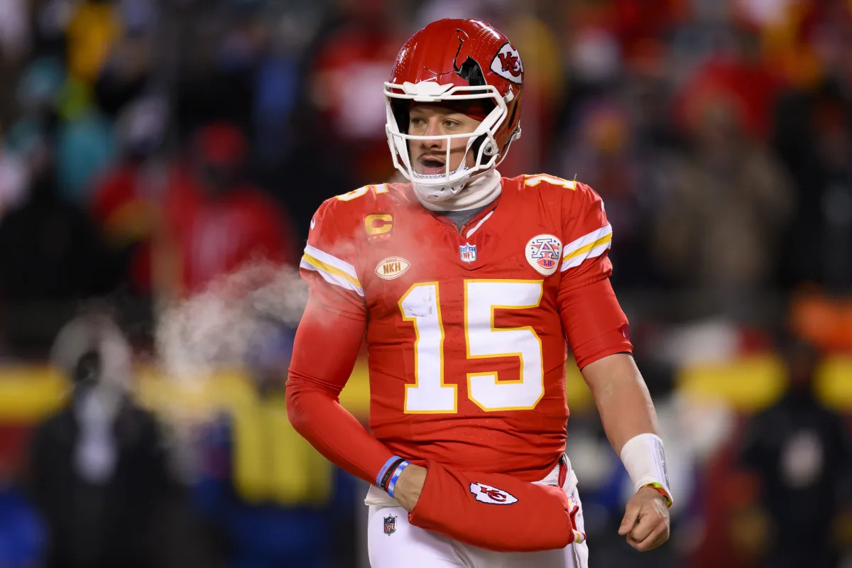 Featured image for "Examining the Science Behind Patrick Mahomes' Shattered Helmet"