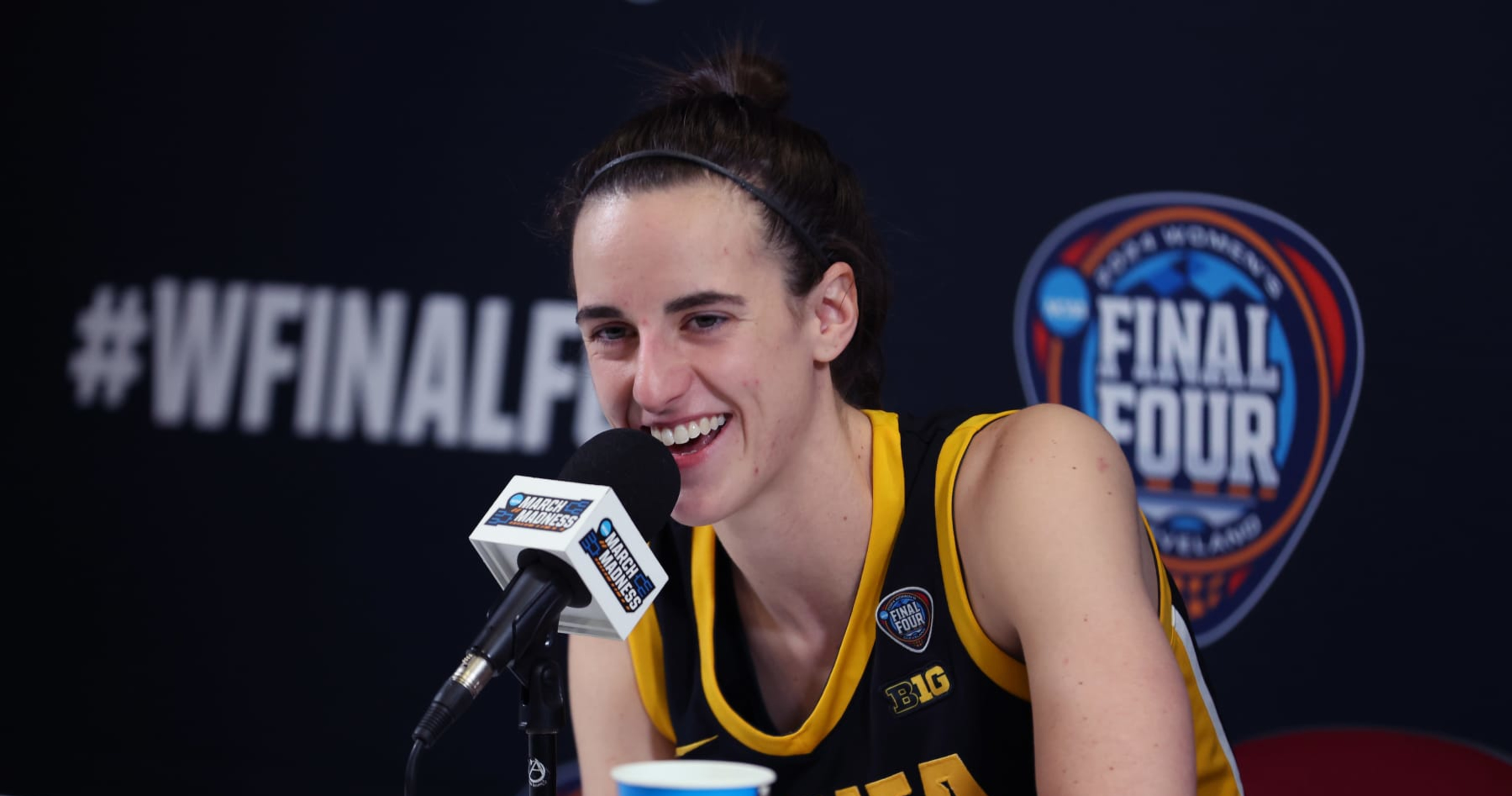 Caitlin Clark's Surprise 'SNL' Roast of Michael Che Sparks WNBA Draft Buzz