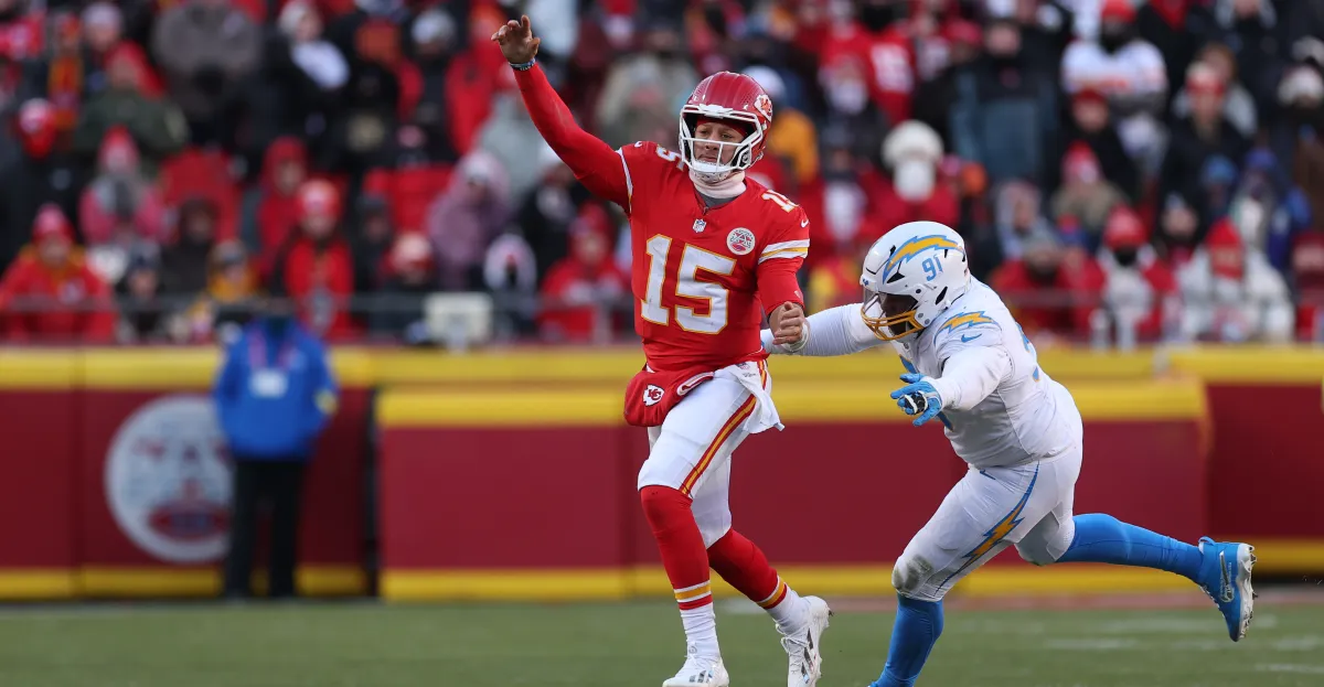Featured image for Chiefs' Patrick Mahomes to Seek Second Opinion on Torn ACL Amidst Team's Challenges