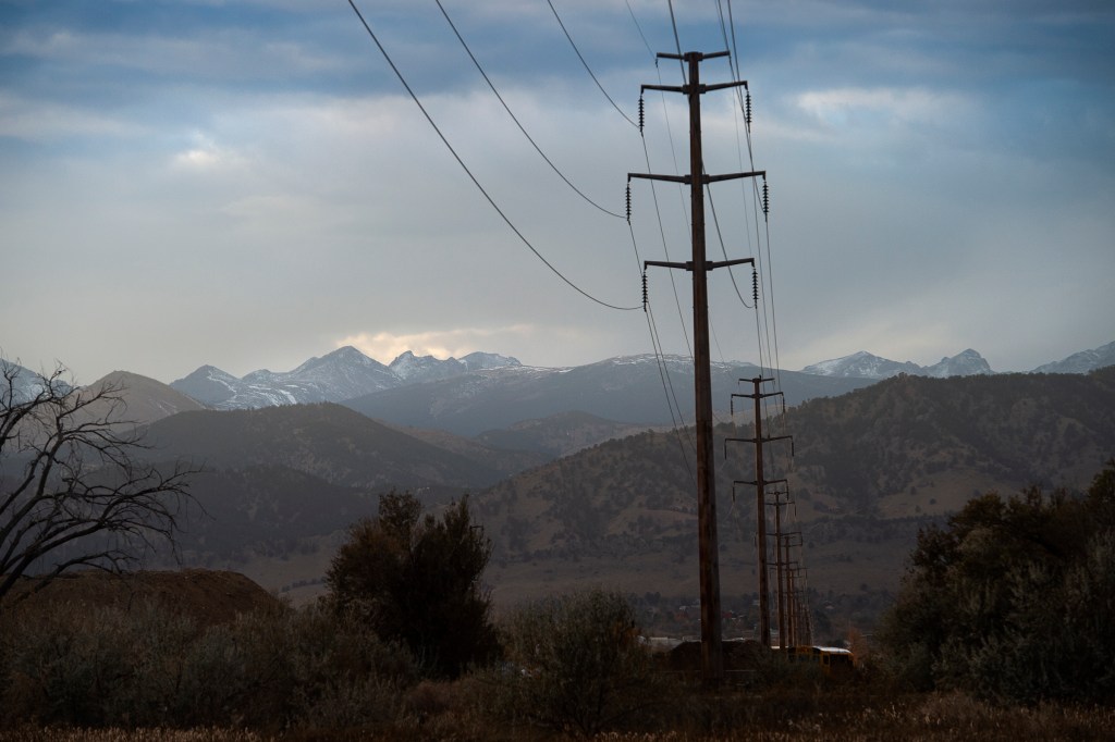 Featured image for "Colorado Braces for Prolonged Power Outages Due to Xcel Energy Shutoffs and Hurricane-Force Winds"