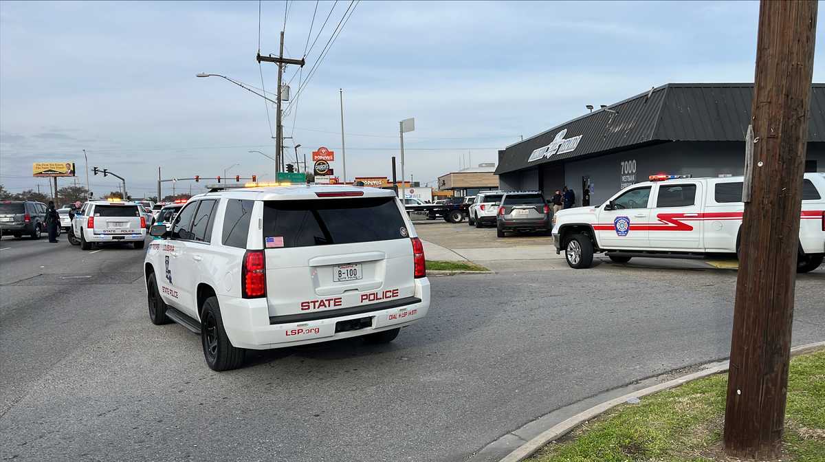 Featured image for "Mississippi Police Chase Ends in Stand-off at Louisiana Church's Chicken"