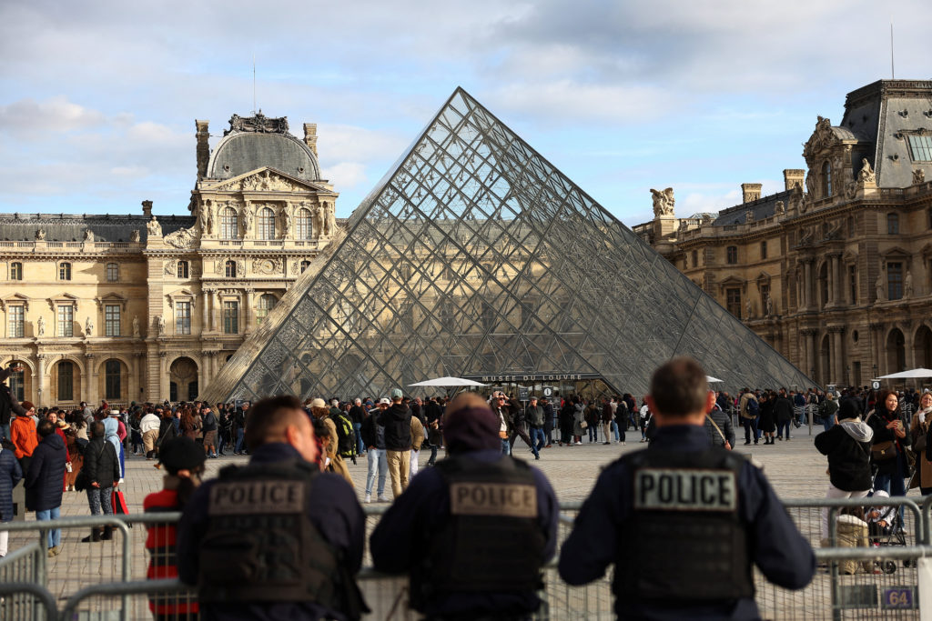 Featured image for French Police Arrest Suspects in Louvre Jewel Heist