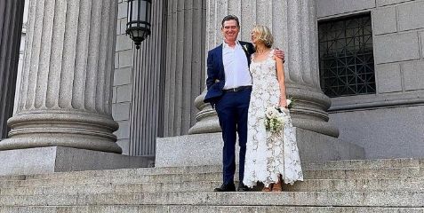 Featured image for Naomi Watts ties the knot with Billy Crudup in style.