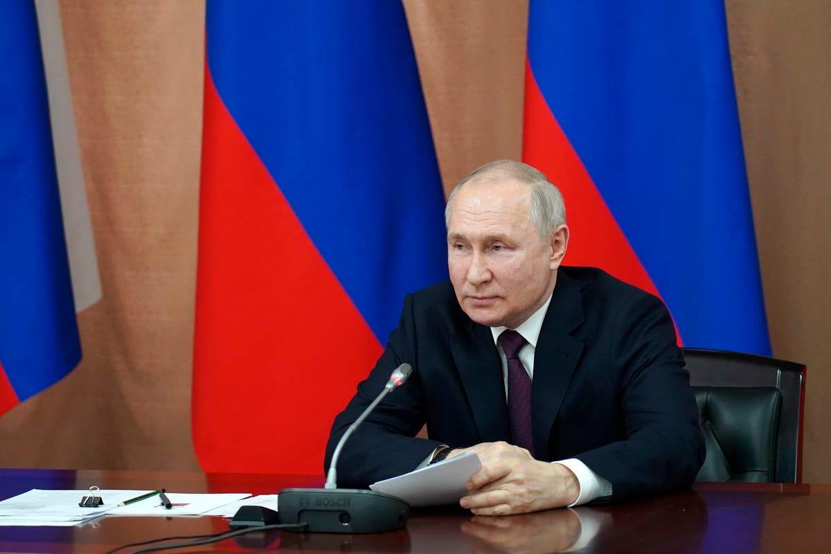 "Russia warns of risks in supplying F-16s to Ukraine amid tensions"