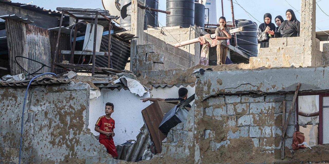 Israel's Airstrikes Target Hamas Leader Amid Worsening Gaza Crisis