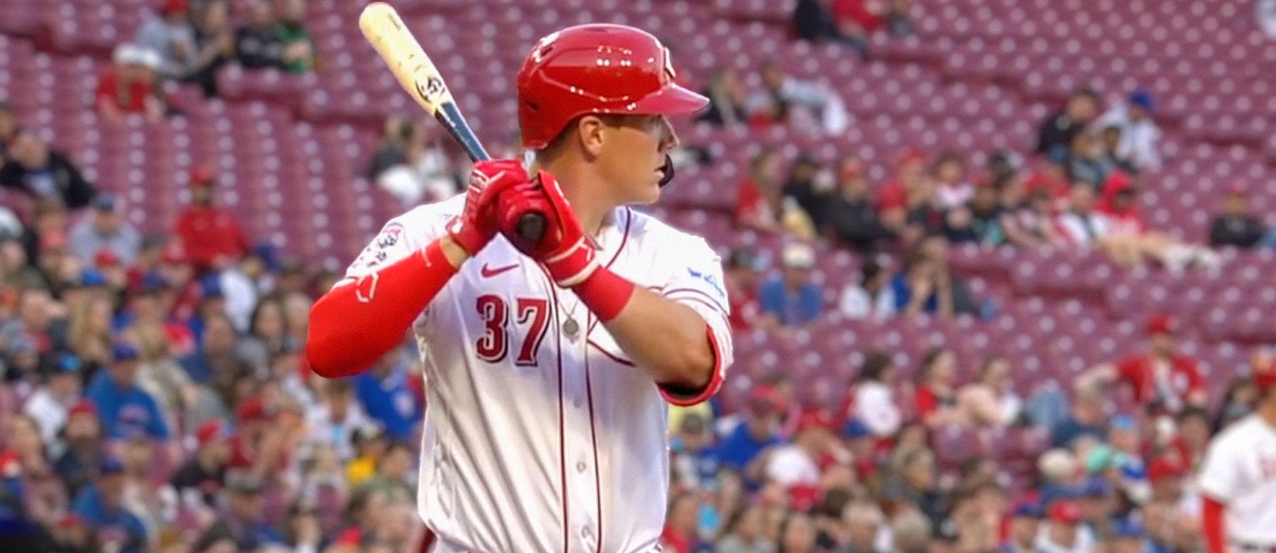 "Division Leaders Braves and Reds Face Off in Highly Anticipated Matchup"