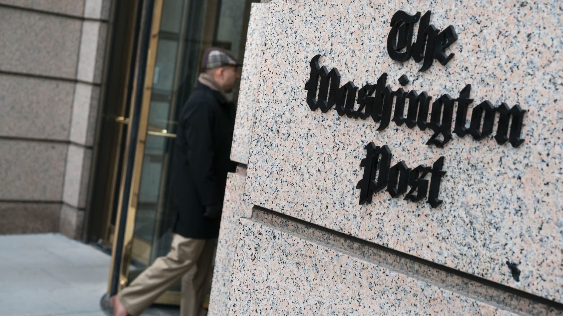 Featured image for "William Lewis appointed CEO of Washington Post, announces 10% staff reduction"