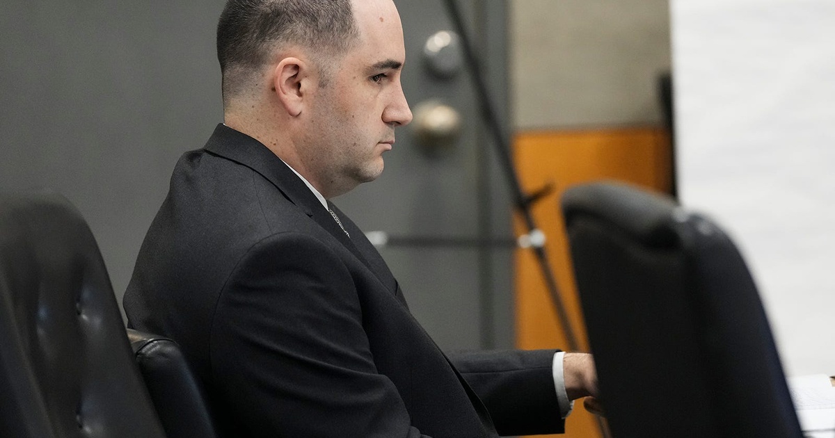 "Texas Governor's Pardon Request Sparks Controversy in Criminal Justice System"