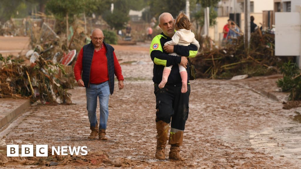 Spain's Flash Floods: Rescue Efforts and Community Support Amidst Devastation