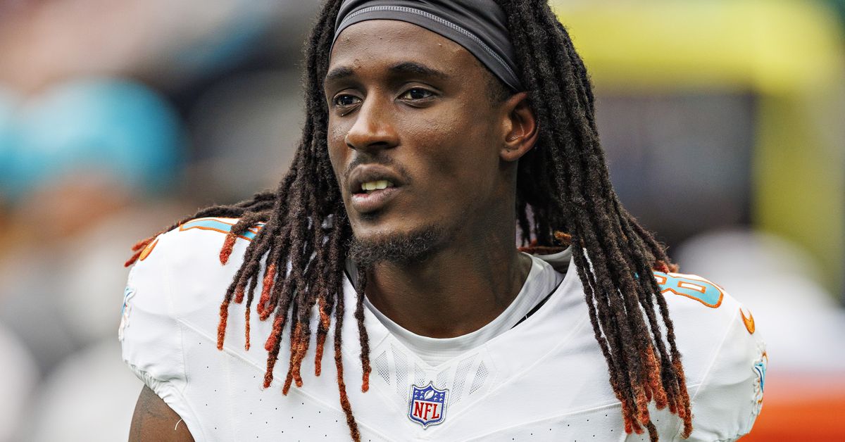 "Dolphins vs. Jaguars Preseason Game Suspended Due to Daewood Davis' Injury"