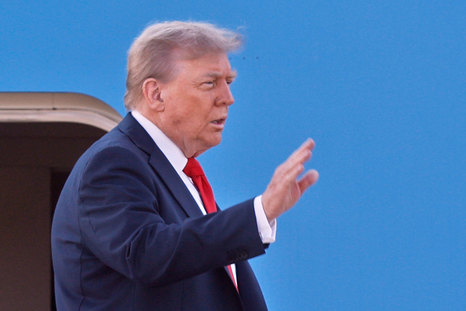 Trump Claims Tariffs Will Generate 'Trillions' Amid Putin Questions
