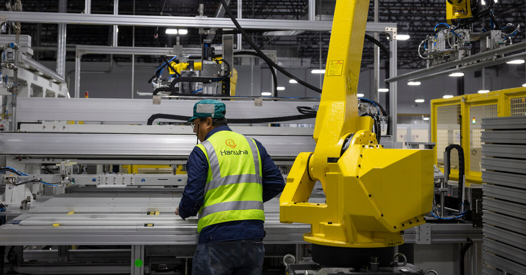 Featured image for IMF Forecasts 'Soft Landing' for Global Economy with U.S. Resilience and China Support