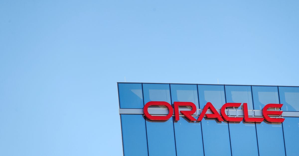Featured image for Oracle slashes jobs and rescinds offers in health unit and federal contracts.