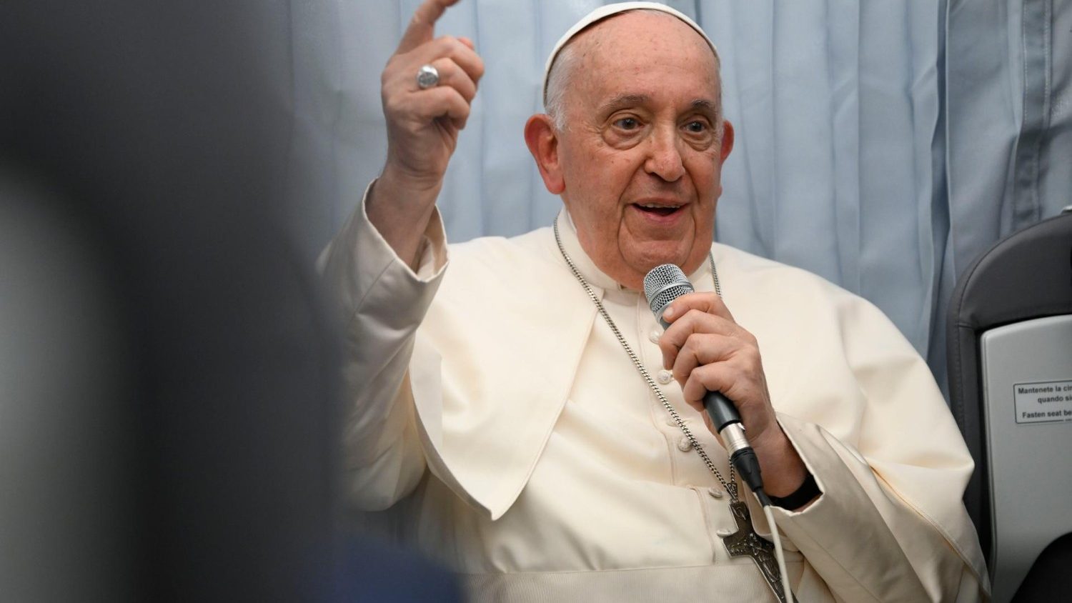 "Pope Francis Issues Stark Warning on AI's 'Perverse Dangers' and Deepfake Threats"