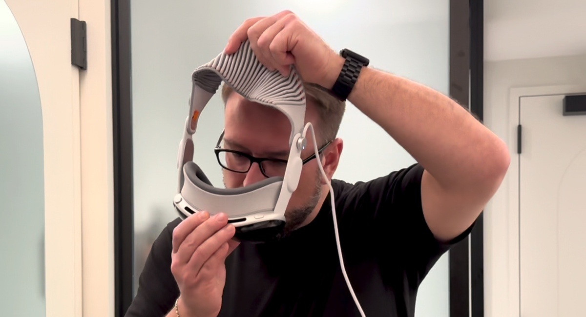 Featured image for "Maximizing Comfort and Safety: Using Apple Vision Pro with Glasses and Avoiding Common Mistakes"