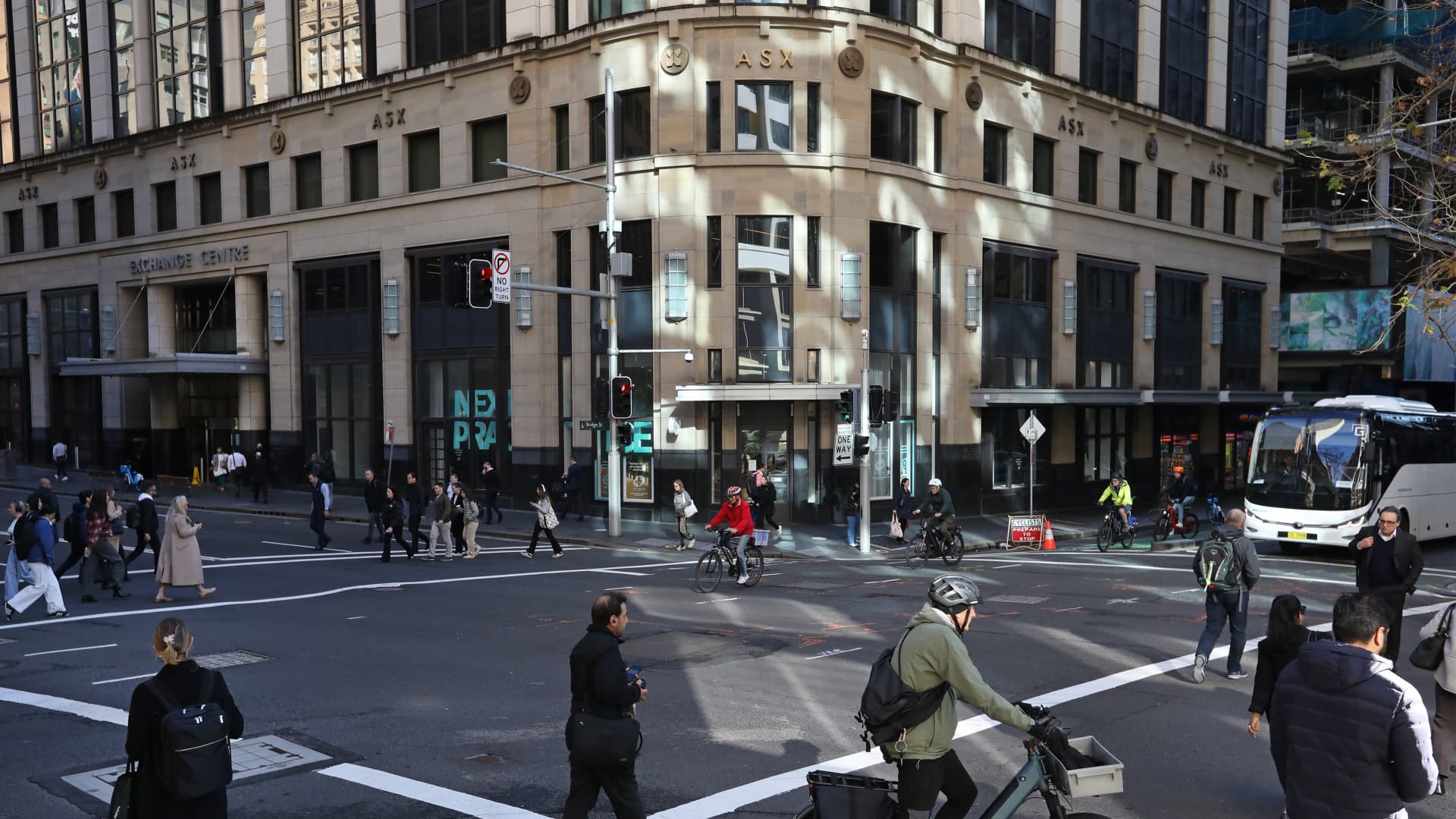 Featured image for Asia-Pacific Markets Rise on Tech Rally