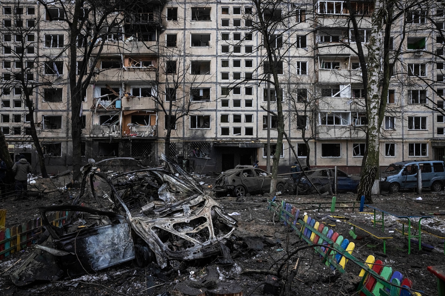"Devastating Overnight Attack on Kyiv: Ballistic Missiles Injure Dozens, Russia Accused"