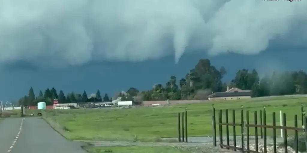"Rare Tornado Strikes Central California Amid Blizzard and Snowstorm Warnings"