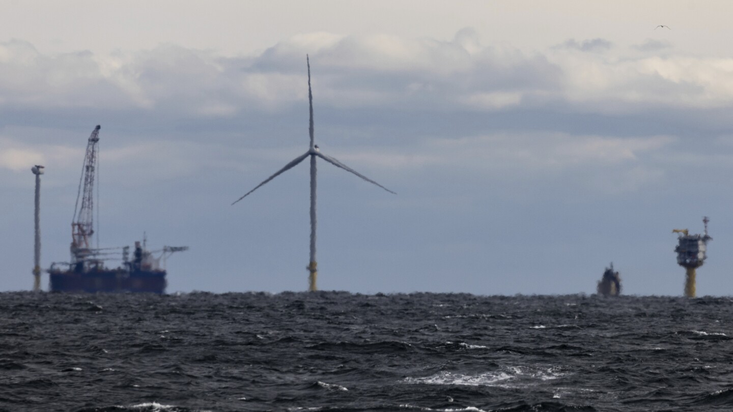 "Landmark Achievement: The United States' First Large Offshore Wind Farm Signals Future Growth"
