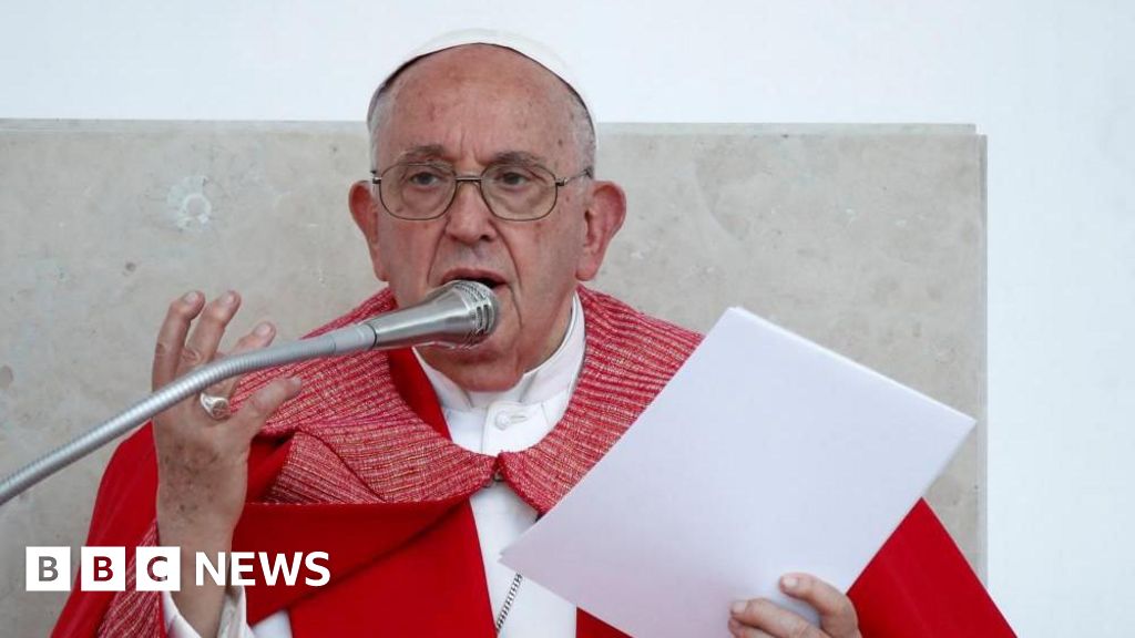 "Pope Francis Accused of Using Anti-Gay Slur"