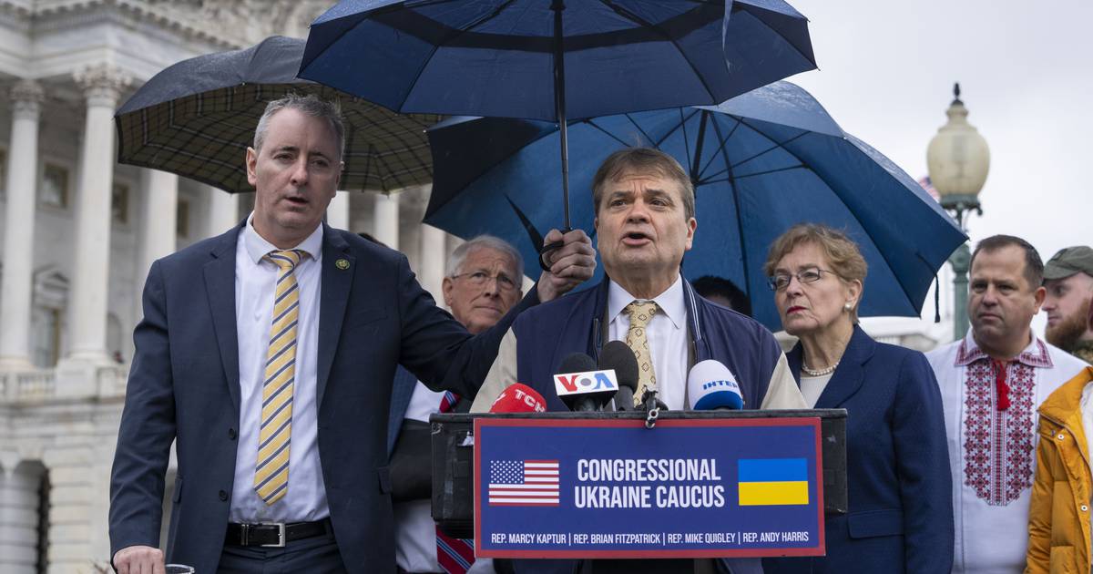 US Rep. Mike Quigley Breaks Ranks as Lone House Democrat Opposing Stopgap Bill