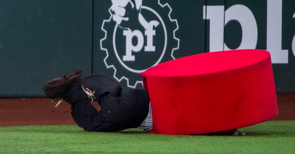 "Texas Rangers suffer 10-3 defeat against Chicago Cubs"