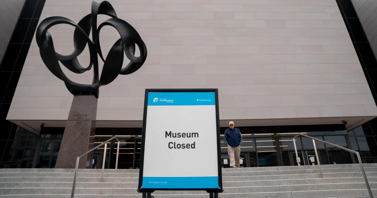 Government Shutdown Extends into Third Week Amidst Ongoing Deadlock