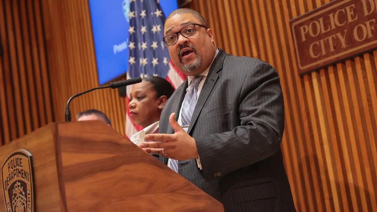 Featured image for "Manhattan DA Urges Tougher Anti-Fraud Measures for Cash Apps"