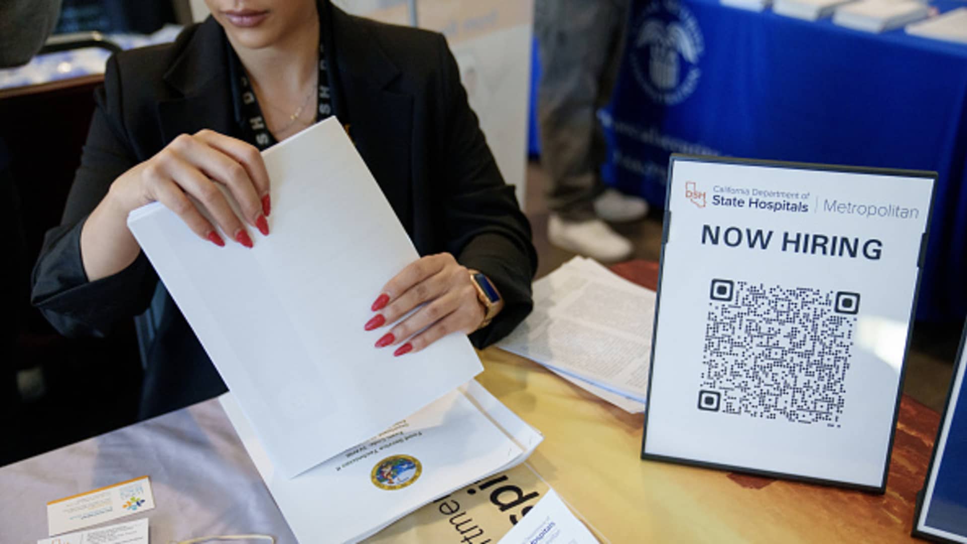 Featured image for "Consumer Confidence Soars as Inflation Concerns Ease: UMich Survey"