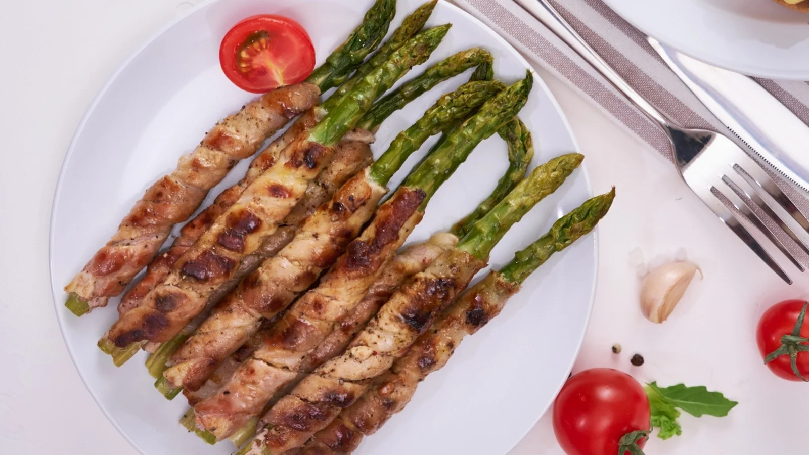 The Health Benefits of Daily Asparagus Consumption, Explained by Medical Experts