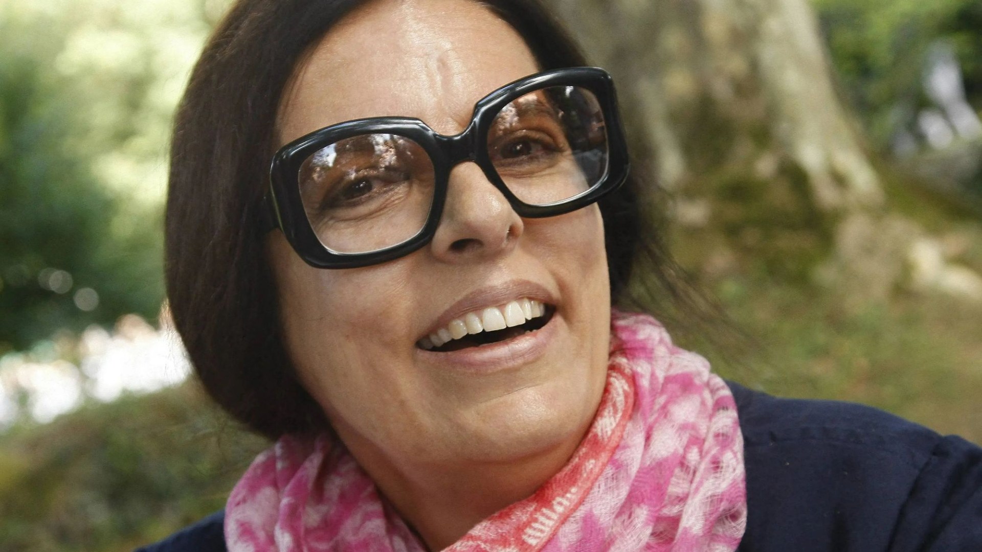 Featured image for "Reclusive Heiress Crowned First Female Centibillionaire Through Beauty Empire"