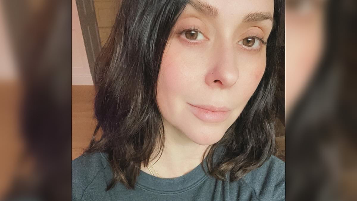 Featured image for Jennifer Love Hewitt Reflects on Overcoming Private Struggles in 2023