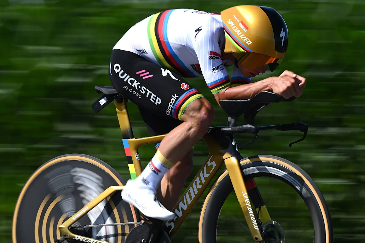 Featured image for Evenepoel and Pogacar Shine in Tour de France 2025 Stage 5