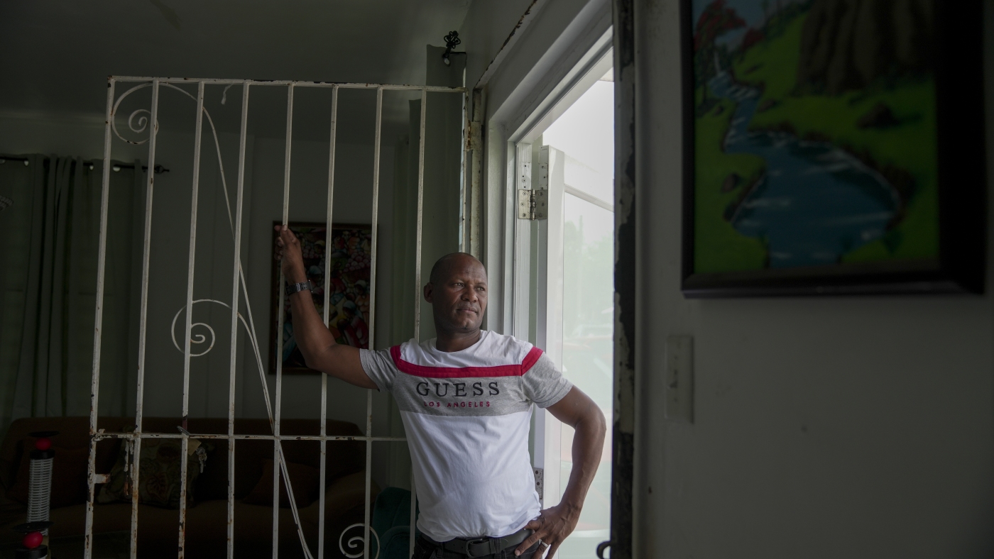 Immigration Raids Transform Daily Life in Puerto Rico's Dominican Community