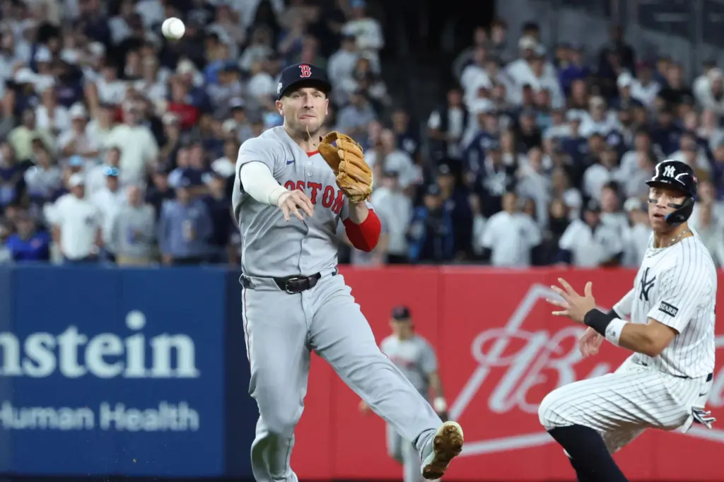 Featured image for Alex Bregman to become free agent after Red Sox opt-out