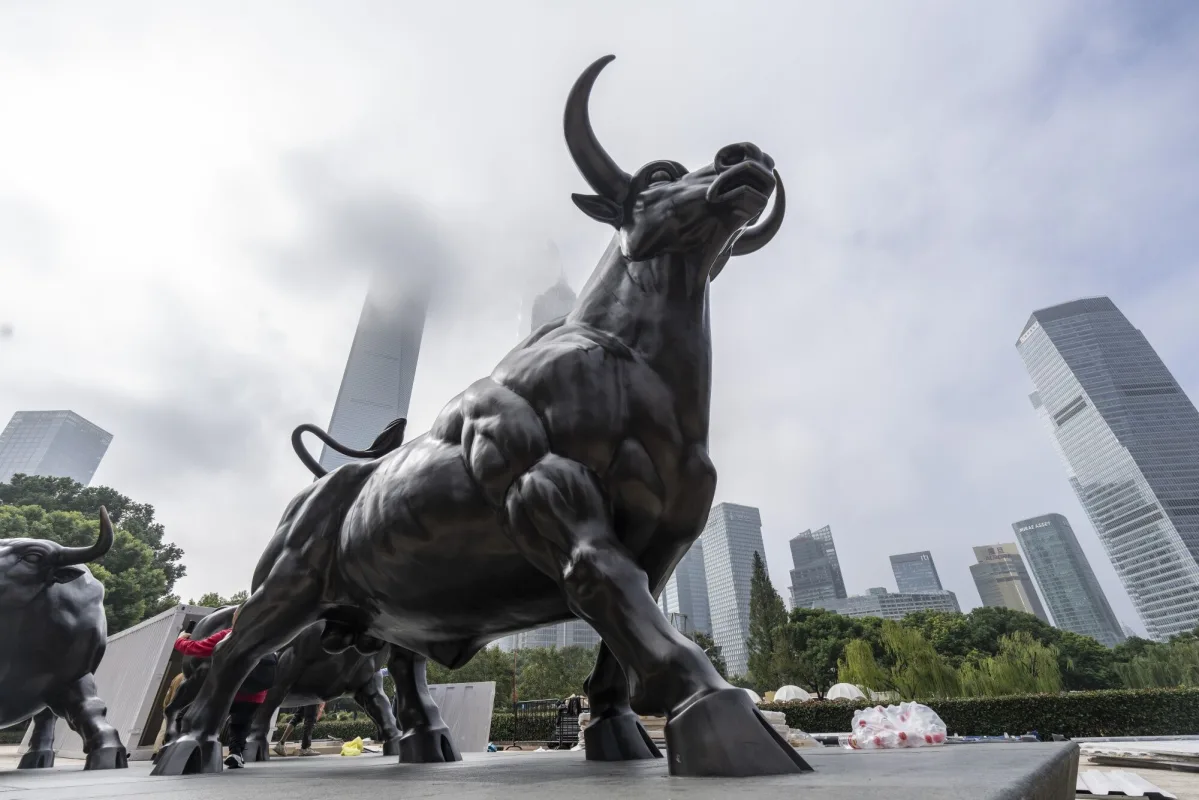 Chinese Stocks Plunge Amid Tech Woes and Geopolitical Strains