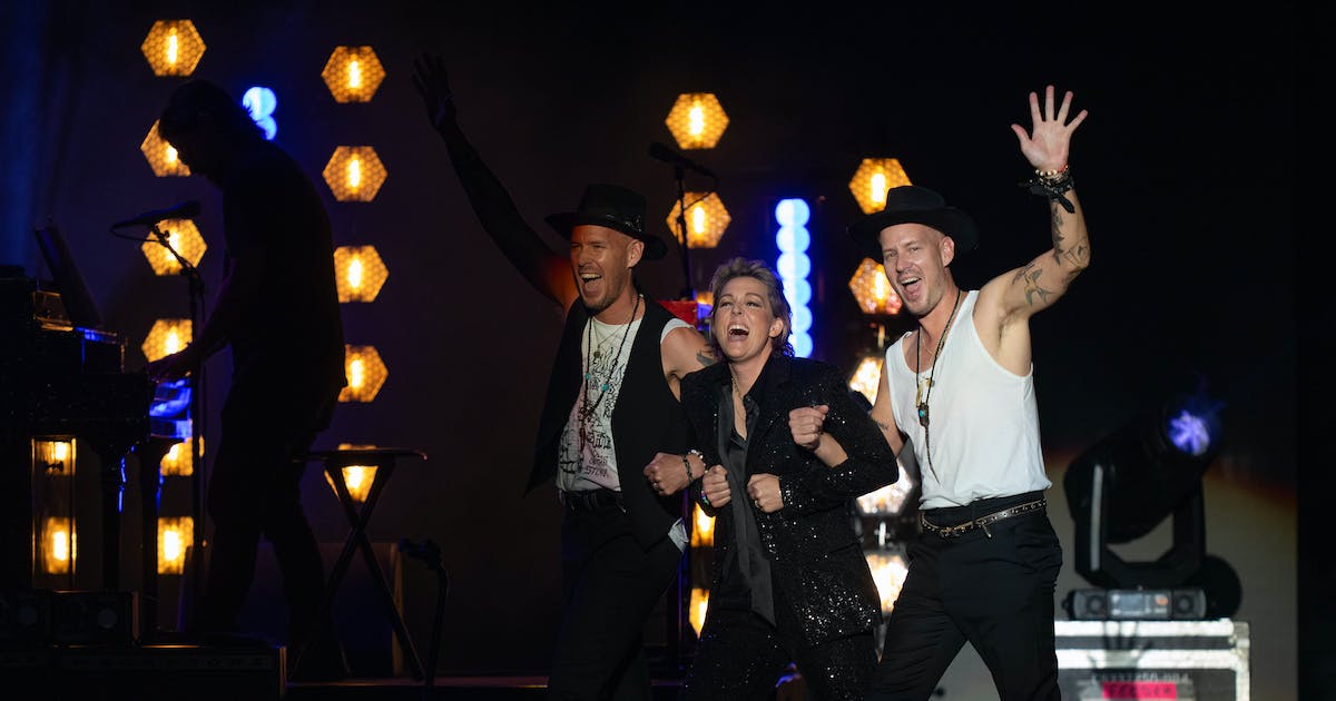 Featured image for Brandi Carlile and Wynonna Judd deliver an emotional and unforgettable performance at the State Fair