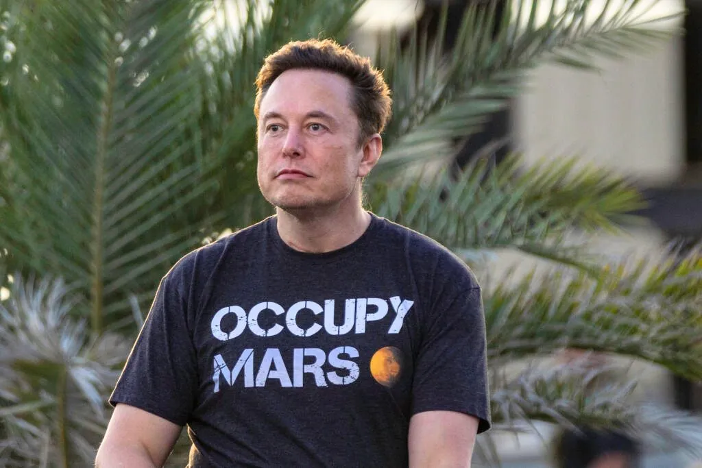 Featured image for Peter Thiel Claims Elon Musk Has Abandoned Mars Mission