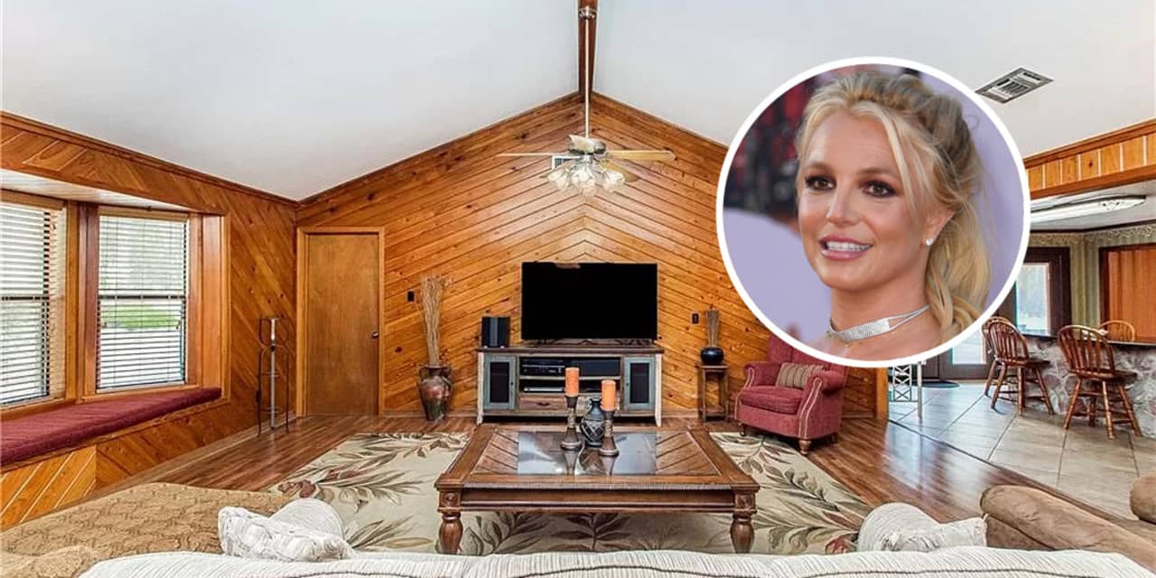 Featured image for Britney Spears' Childhood Louisiana Home Listed for $1.2 Million