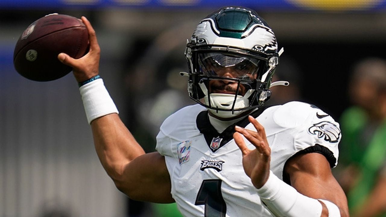 Jets Coach Plans to Shower Eagles QB Jalen Hurts with '11 Kisses'