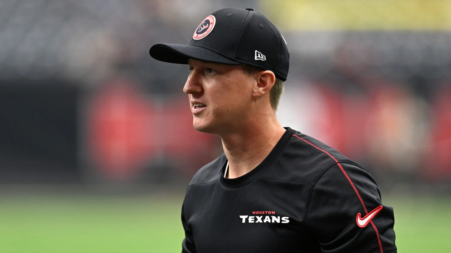 Dolphins appoint Bobby Slowik to lead the offense