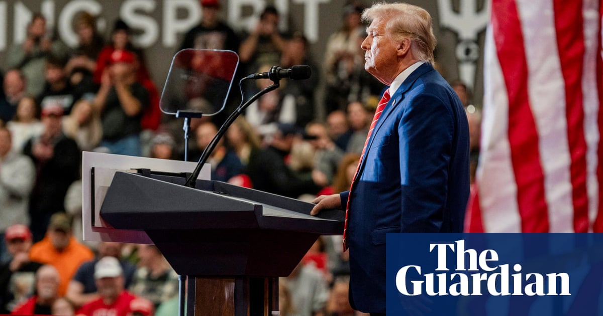 "Trump's Iowa Strategy: Navigating Republican Rule Changes and Rival Challenges in 2024 Race"