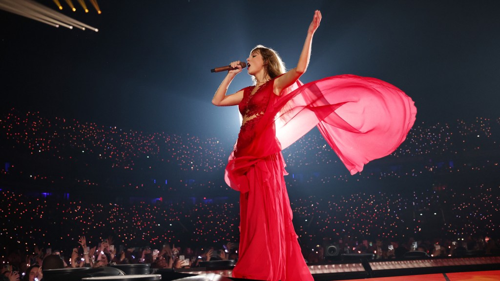 Taylor Swift's Emotional Lisbon Debut: Speeches, Portuguese, and New Music