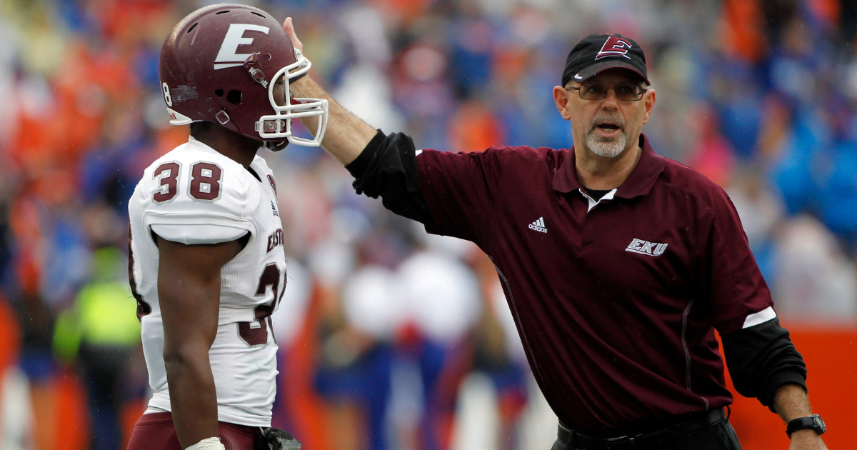 "Dean Hood Joins Kentucky Football as Director of Player Development Post-Retirement"