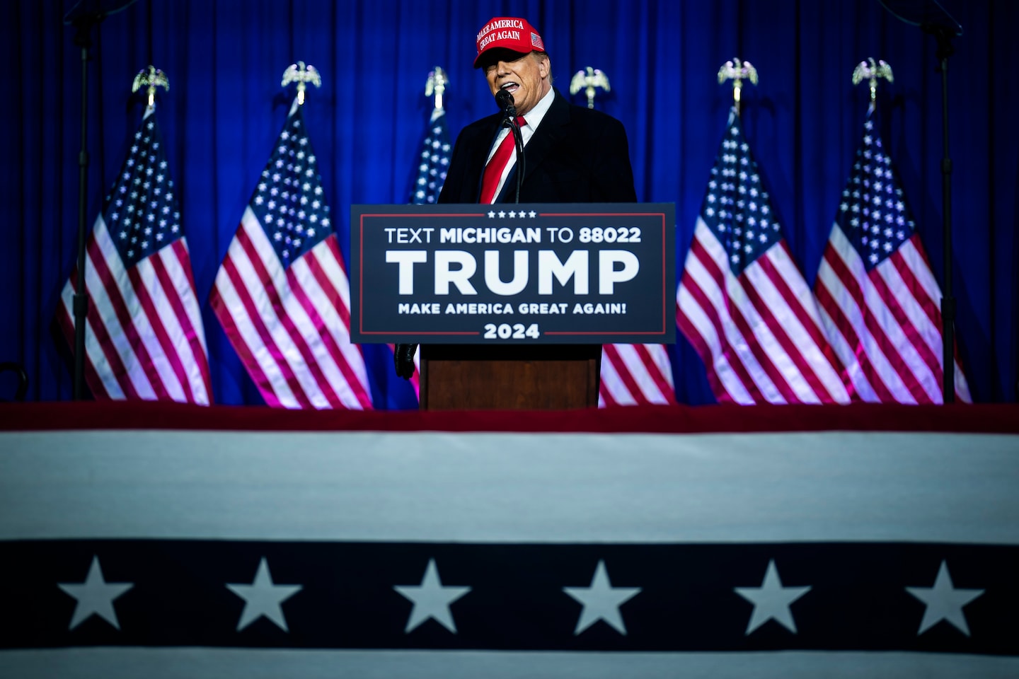 "Donald Trump's Silence on Alexei Navalny's Death Raises Questions"