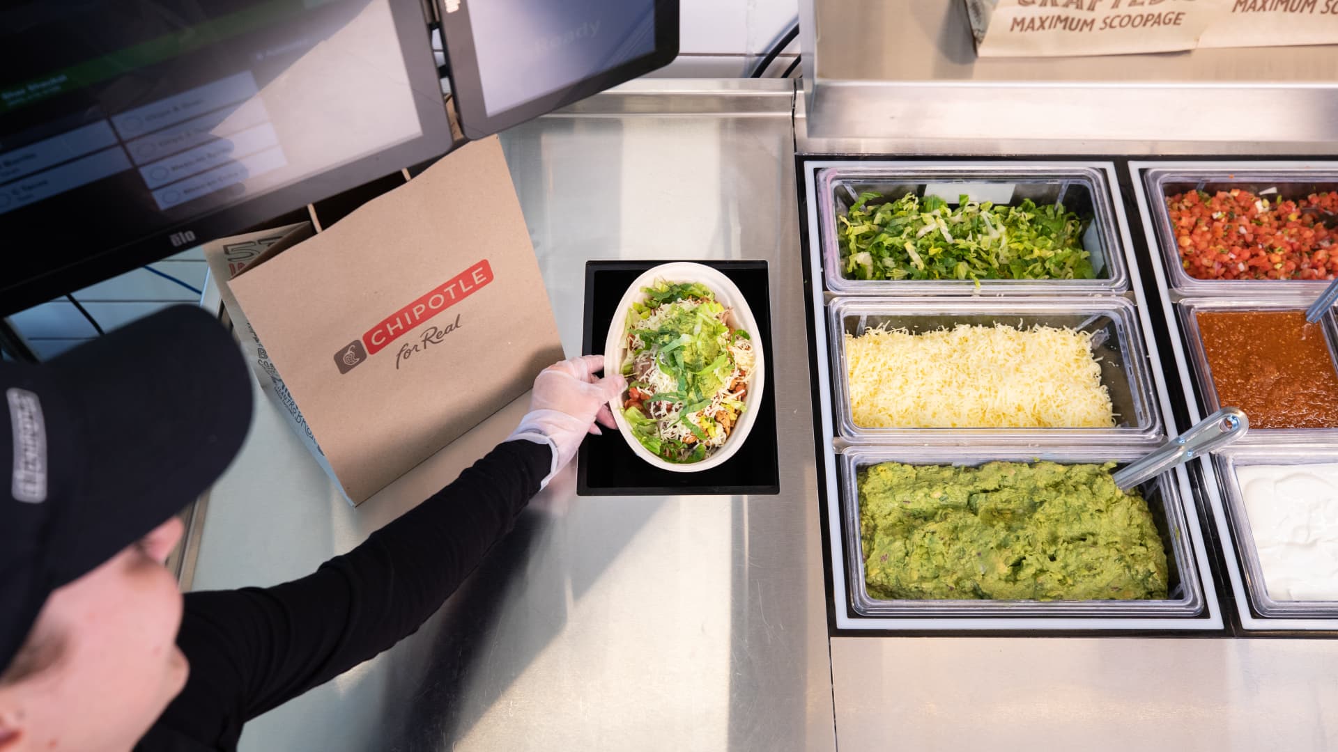 Chipotle Explores Robotic Automation for Burrito Bowls and Salads