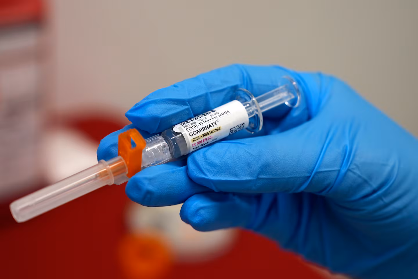 Survey: 60% of Americans Unlikely to Get Updated COVID Vaccine